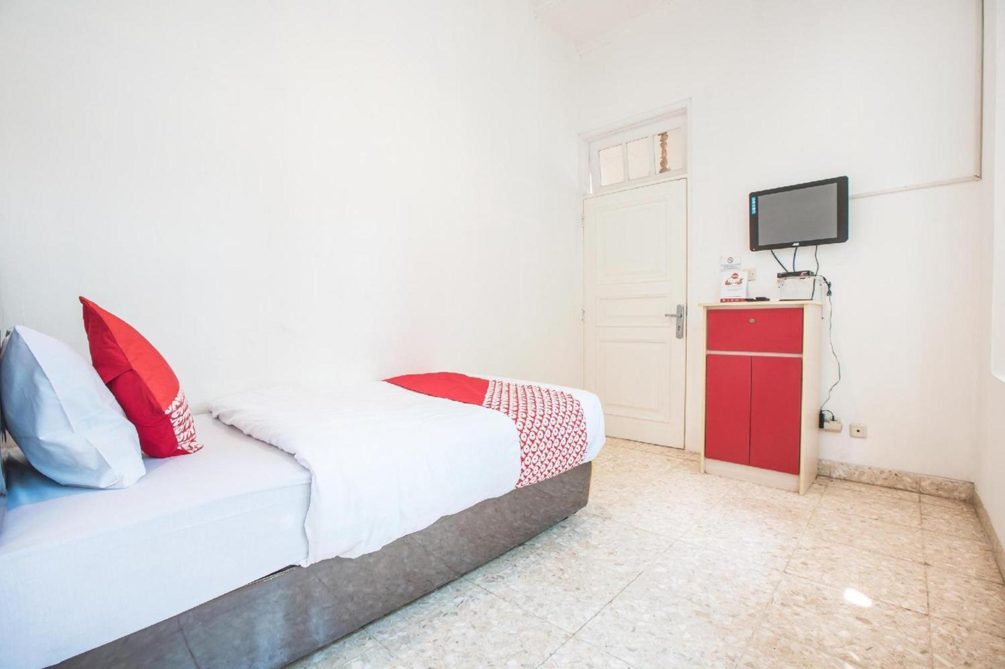Capital O 332 Residence G17 Kemang Yakarta Exterior foto