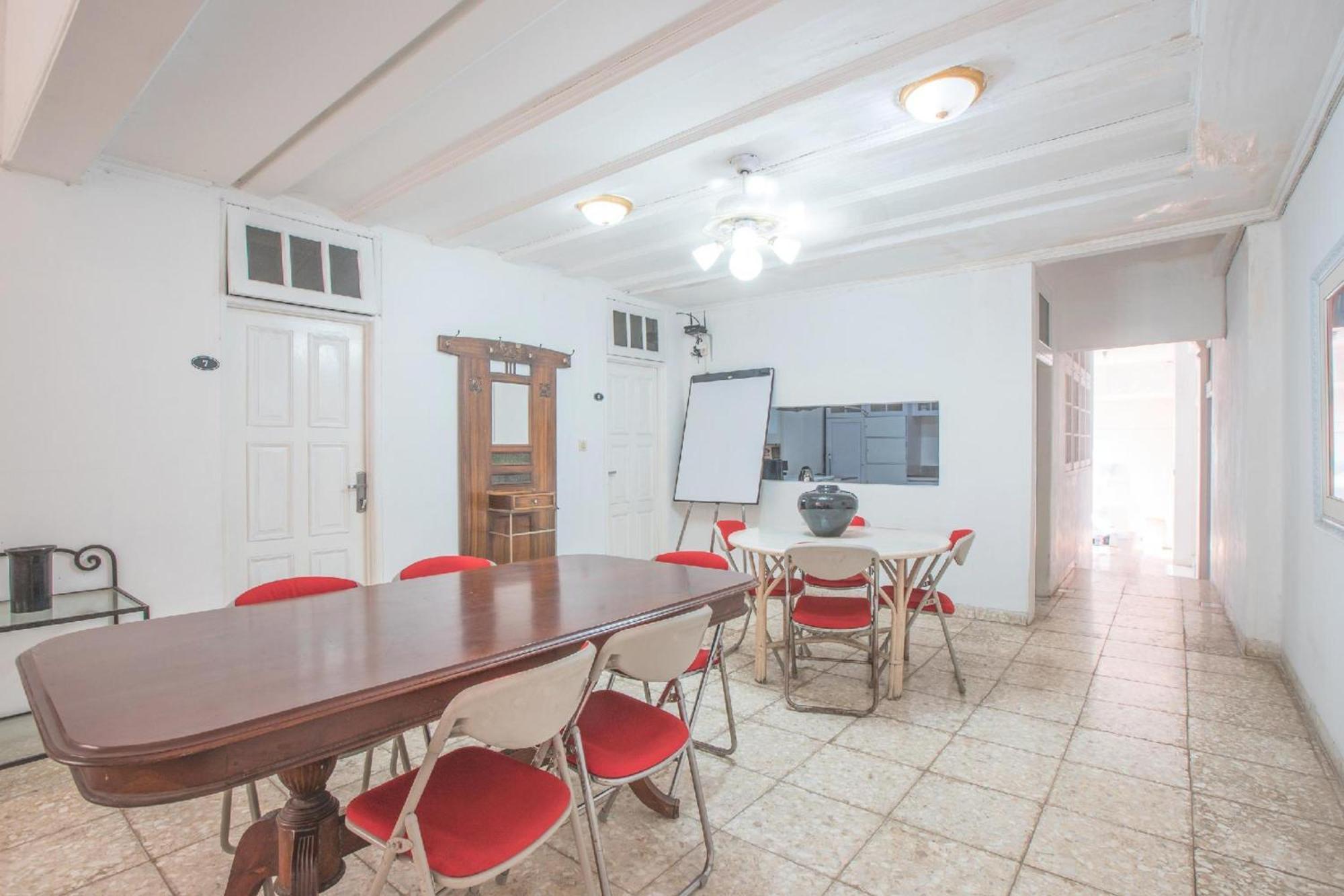 Capital O 332 Residence G17 Kemang Yakarta Exterior foto